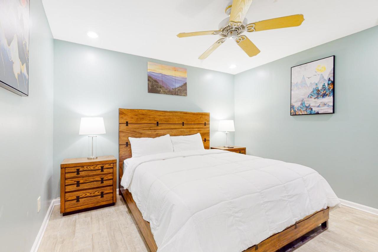 Smoky Mountain Castle Caretaker'S Apartment Sevierville Esterno foto